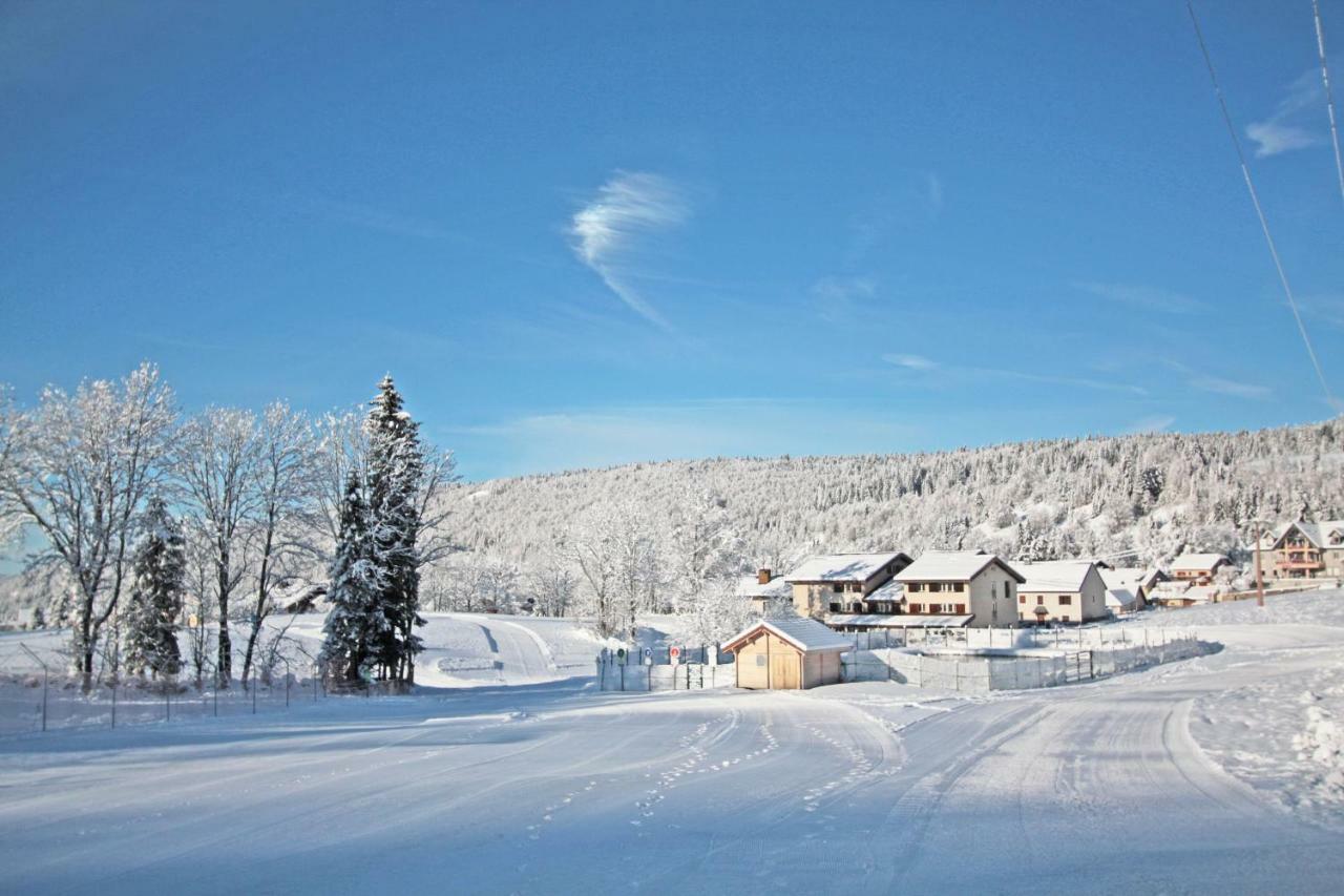 Village De Vacances Les Chevreuils Bellefontaine  Buitenkant foto